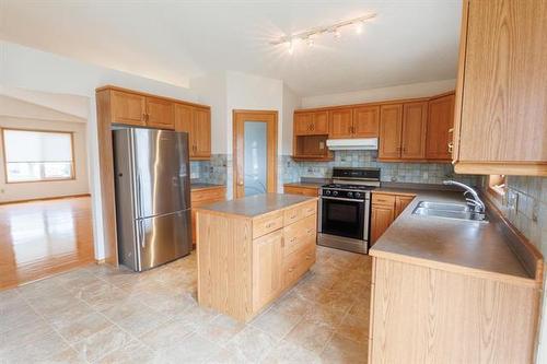 23 Briarlynn Rd, Winnipeg, MB 