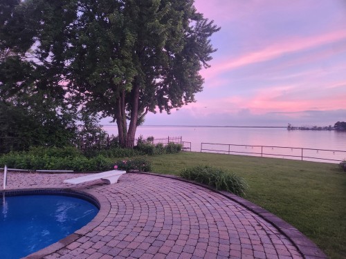 Cour - 12 Av. St-Joachim, Pointe-Claire, QC 