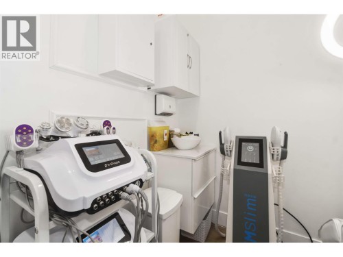 1092 Kingsway, Vancouver, BC 