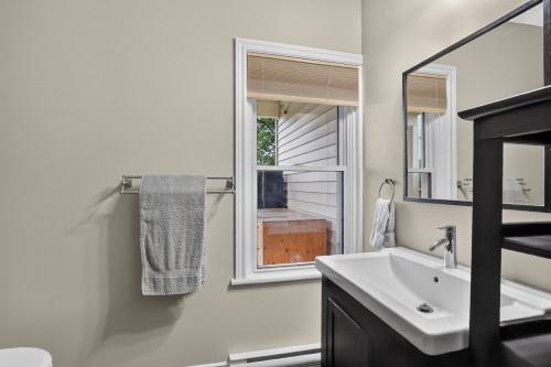 Salle de bains - 1485 Rue Principale, Saint-Stanislas, QC 