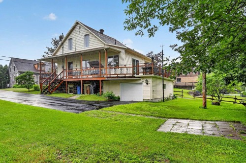 Cour - 1485 Rue Principale, Saint-Stanislas, QC 