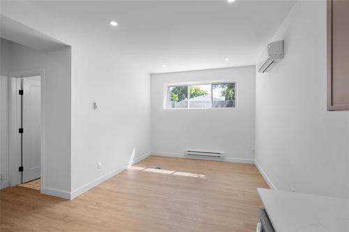 699 Renfrew St, Winnipeg, MB 