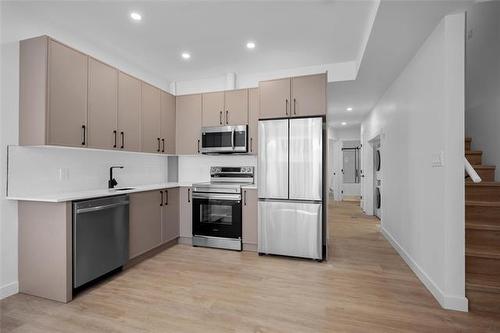 699 Renfrew St, Winnipeg, MB 