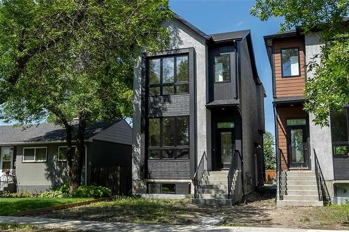 699 Renfrew St, Winnipeg, MB 