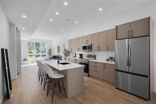 699 Renfrew St, Winnipeg, MB 