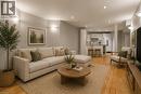 6672 Mockingbird Lanes, Mississauga, ON  - Indoor Photo Showing Living Room 