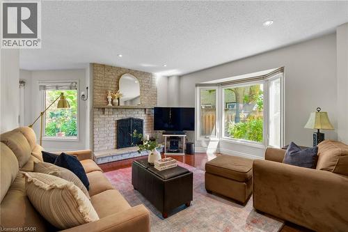 6672 Mockingbird Lanes, Mississauga, ON - Indoor Photo Showing Living Room With Fireplace
