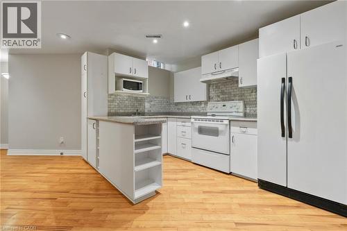 6672 Mockingbird Lanes, Mississauga, ON - Indoor Photo Showing Kitchen