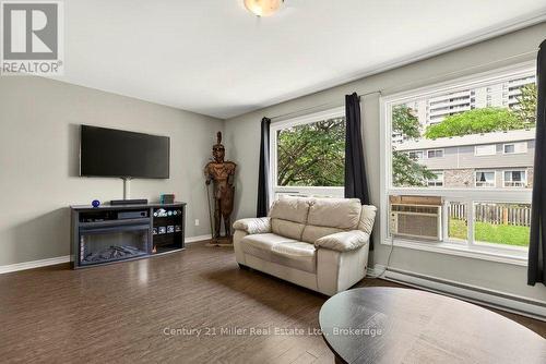 69 - 2050 Upper Middle Road, Burlington (Brant Hills), ON - Indoor Photo Showing Living Room