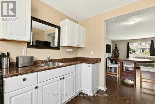 69 - 2050 Upper Middle Road, Burlington (Brant Hills), ON - Indoor Photo Showing Kitchen
