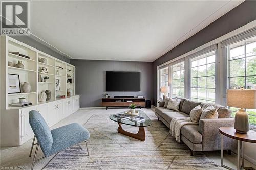 192 Warren Road, Kitchener, ON - Indoor Photo Showing Living Room