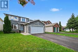 627 CHENIER WAY Ottawa, ON K4A 1R5