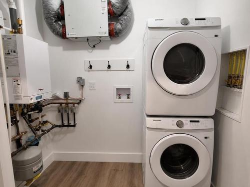 117 Canyon Point Road, Vaughan, NS - Indoor Photo Showing Laundry Room