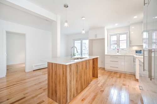 Cuisine - 326 Rue Hepworth, Montréal (Lasalle), QC - Indoor Photo Showing Kitchen With Double Sink With Upgraded Kitchen
