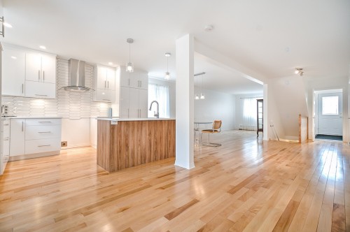 Cuisine - 326 Rue Hepworth, Montréal (Lasalle), QC - Indoor Photo Showing Kitchen With Upgraded Kitchen