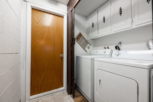 Salle de lavage - 326 Rue Hepworth, Montréal (Lasalle), QC - Indoor Photo Showing Laundry Room