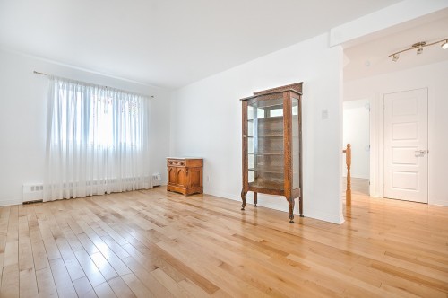Salon - 326 Rue Hepworth, Montréal (Lasalle), QC - Indoor Photo Showing Other Room