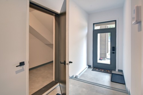Hall d'entrée/Vestibule - 102-1000 Allée De Verbier, Mont-Tremblant, QC - Indoor Photo Showing Other Room