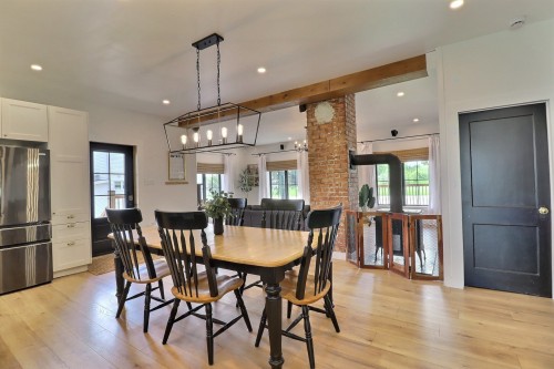 Salle à manger - 364 Av. Privat, Taschereau, QC 