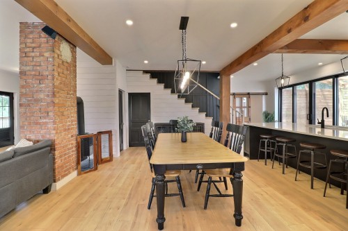 Salle à manger - 364 Av. Privat, Taschereau, QC 