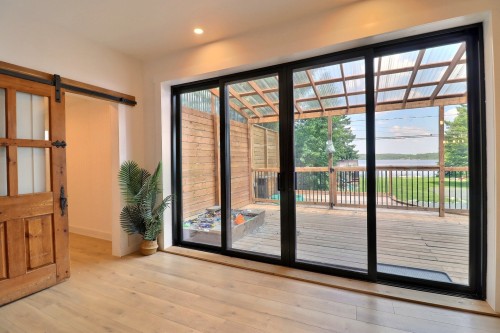 Vue sur l'eau - 364 Av. Privat, Taschereau, QC 