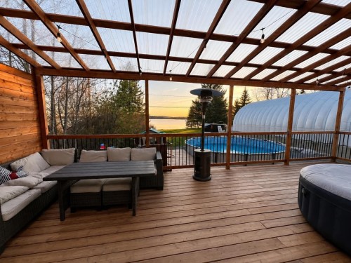 Terrasse - 364 Av. Privat, Taschereau, QC 