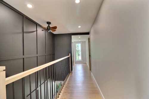Corridor - 364 Av. Privat, Taschereau, QC 
