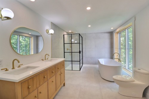 Salle de bains - 364 Av. Privat, Taschereau, QC 
