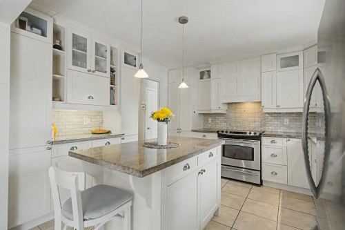 Kitchen - 1825 Rue De Bedford, Saint-Bruno-De-Montarville, QC - Indoor Photo Showing Kitchen With Upgraded Kitchen