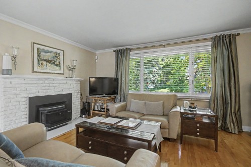 Living Room - 1825 Rue De Bedford, Saint-Bruno-De-Montarville, QC - Indoor Photo Showing Living Room With Fireplace
