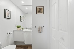 Powder room - 