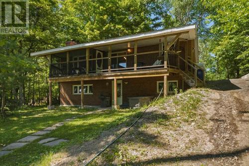 9 Cameron Rd, Heyden, ON 
