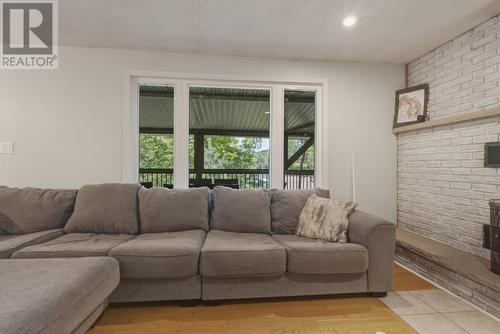 9 Cameron Rd, Heyden, ON 