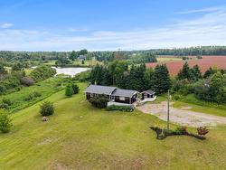 2482 Winsloe Road  Oyster Bed Bridge, PE C1E 2Z4