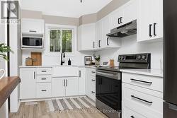 Main Floor - bright modern kitchen - 