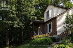 Exterior entrance leading to 2nd floor - 