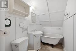 Bathroom 2nd floor - 