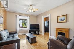 Spacious living room - 