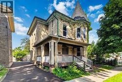 74 PEARL Street Brantford, ON N3T 3N7