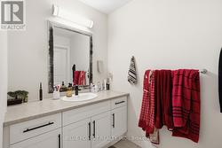 Main Bathroom - 