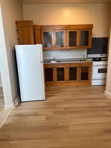 Sedgewick, Alberta - Indoor Photo Showing Kitchen