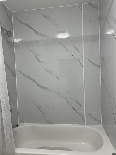 Sedgewick, Alberta - Indoor Photo Showing Bathroom