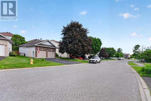 Clean and Mature Neighbourhood - 191 Yoho Drive, Ottawa, ON 
