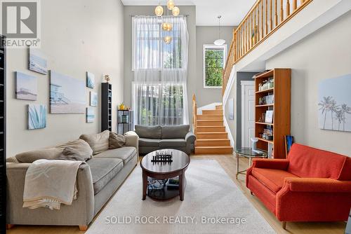 Spacious double window soaring ceiling - 191 Yoho Drive, Ottawa, ON 