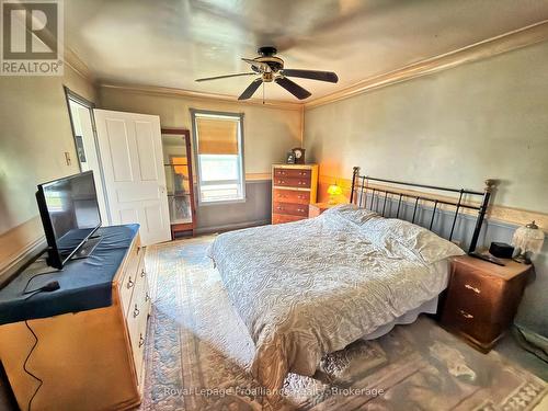 14 County Rd 2 Road, Otonabee-South Monaghan, ON - Indoor Photo Showing Bedroom