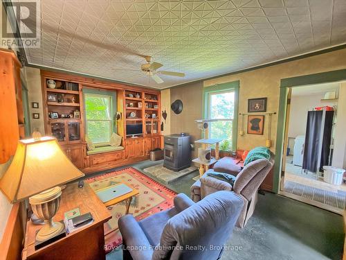 14 County Rd 2 Road, Otonabee-South Monaghan, ON - Indoor Photo Showing Other Room