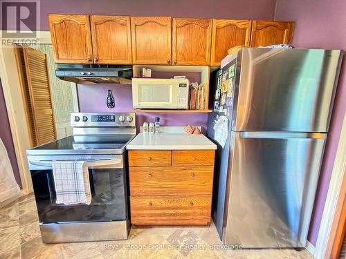 14 County Rd 2 Road, Otonabee-South Monaghan, ON - Indoor Photo Showing Kitchen