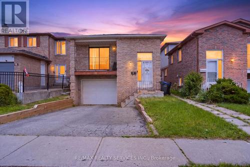 23 DAFOE CRESCENT  Brampton, ON L6Y 2L1