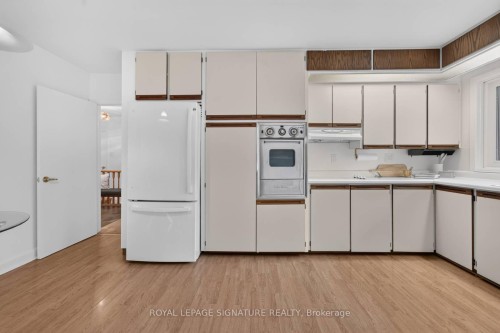 11 Regency Square, Toronto, ON - Indoor Photo Showing Kitchen