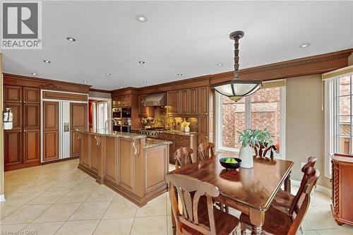 6872 Round Leaf Court, Mississauga, ON - Indoor Photo Showing Dining Room